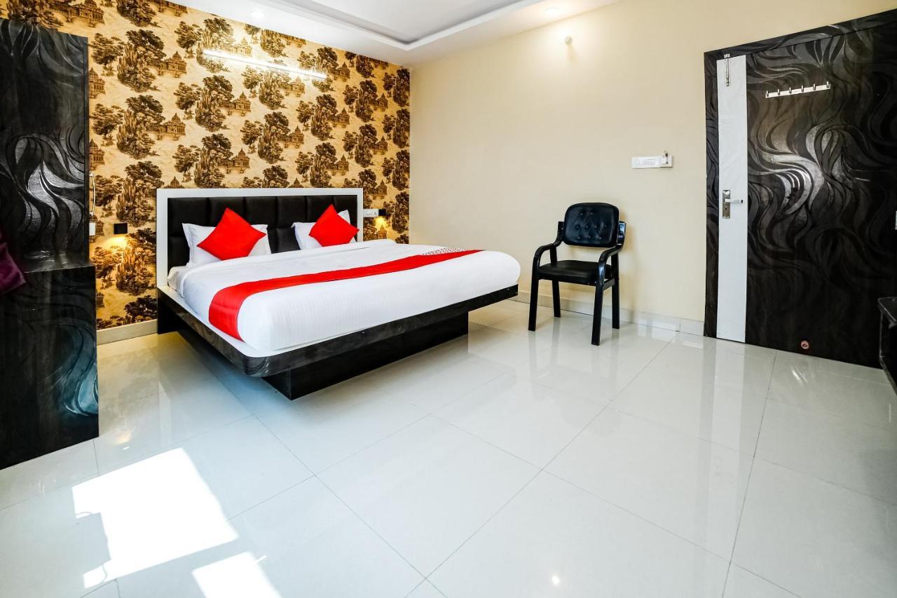 Oyo 41923 Prema Kunj Resort Jhānsi Екстериор снимка